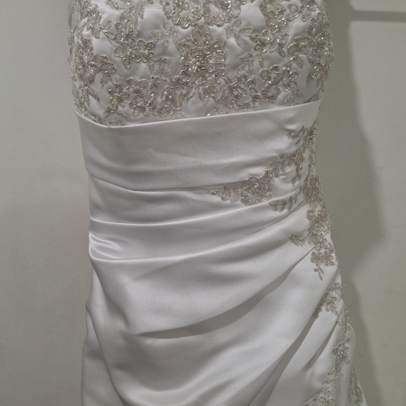 WEDDING DRESS - Picture 4 of 15